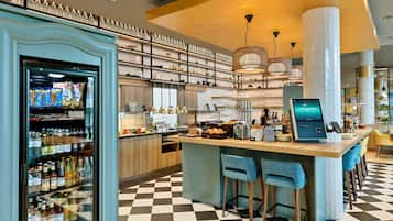 Tägliches Frühstücksbuffet (24 EUR pro Person)