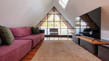 TV, fireplace, offices