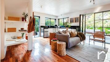 TV, fireplace, offices