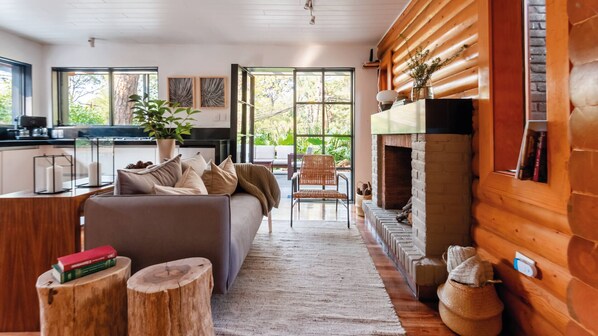 TV, fireplace, offices