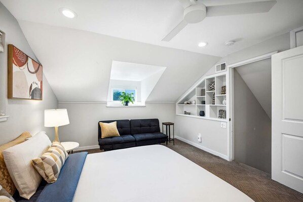 3 bedrooms, iron/ironing board, WiFi