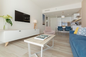 100-cm flat-screen TV with satellite channels, TV
