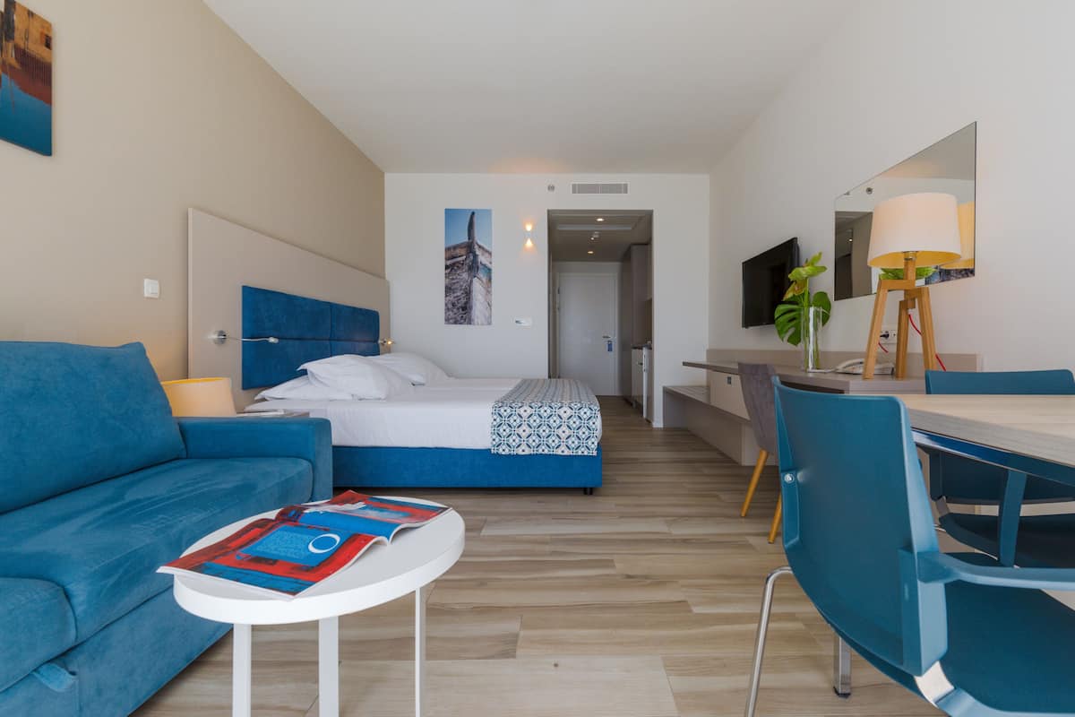 Studio with Sea View | 1 bedroom, down duvets, memory-foam beds, in-room safe