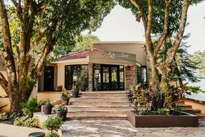 Breakfast, lunch, dinner and brunch served - Cumbres Hotel & Cabañas (Gómez Farías)