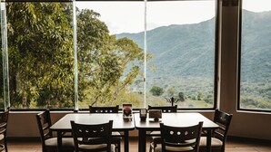 Breakfast, lunch, dinner and brunch served - Cumbres Hotel & Cabañas (Gómez Farías)