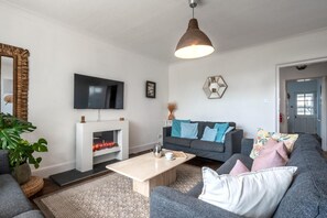 TV - 3 Bed in Croyde (oc-beachw) (Croyde)