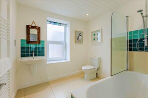 Hair dryer, towels - 3 Bed in Croyde (oc-beachw) (Croyde)