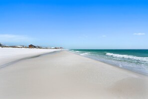 Beach nearby - Luxury 6 Bedroom Gulf View House w/ Private Pool, Firepit and more! (Pensacola Beach)