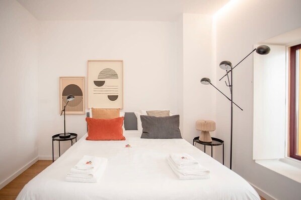 4 dormitorios, tabla de planchar con plancha, wifi y ropa de cama