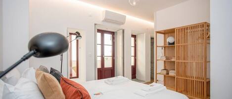 4 室のベッドルーム、アイロン / アイロン台、WiFi、ベッドシーツ