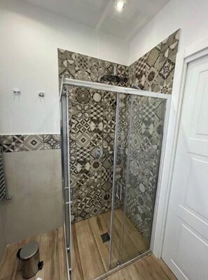 Shower, hair dryer, bidet, towels - Luxury Apartament's Celso (Palermo)