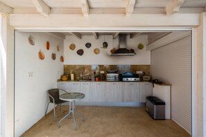 Refrigerador, microondas, horno y lavavajillas