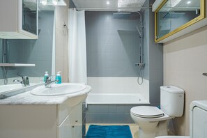 Douche, serviettes fournies