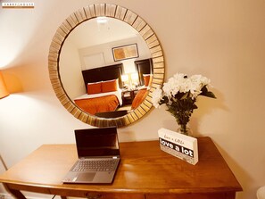 5 bedrooms, desk, free WiFi
