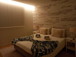 2 soverom, strykejern/-brett, reiseseng for barn og wi-fi (inkludert)