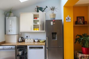 Rumah Keluarga, kamar mandi pribadi | Dapur pribadi
