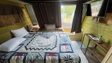 2 Schlafzimmer, BĂŒgeleisen/BĂŒgelbrett, kostenloses WLAN, BettwĂ€sche