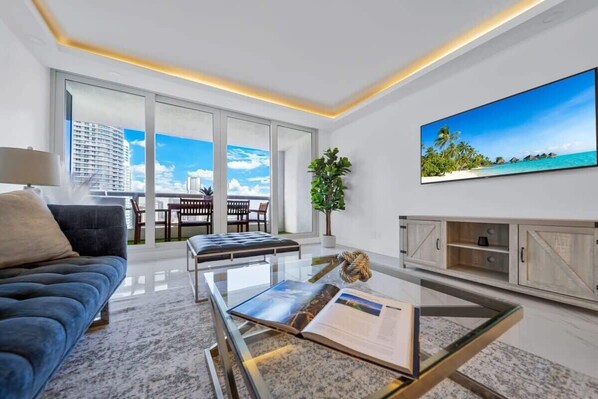 Téléviseur, bureau