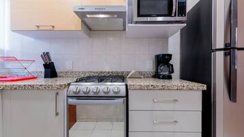 Fridge, microwave, oven, stovetop