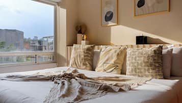 1 bedroom, in-room safe, desk, iron/ironing board