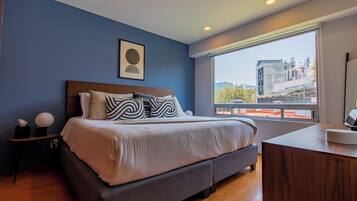 1 bedroom, in-room safe, desk, iron/ironing board