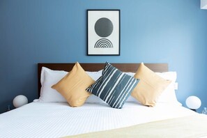 1 habitación, caja de seguridad en la habitación y escritorio 