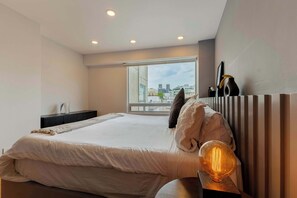 1 bedroom, in-room safe, desk, iron/ironing board
