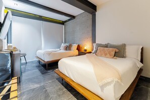3 bedrooms, in-room safe, desk, iron/ironing board