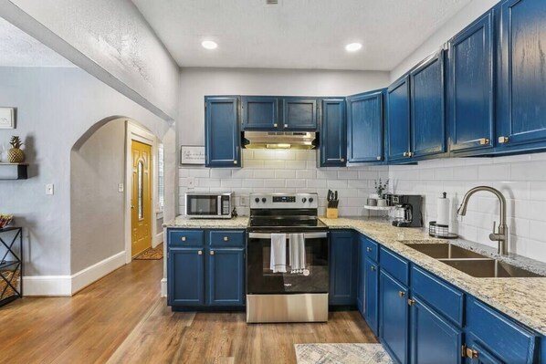 Fridge, microwave, oven, stovetop - Charming Home! Prime Location! Cozy and Trendy! (Atlanta)