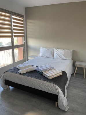 2 habitaciones, tabla de planchar con plancha y wifi gratis 