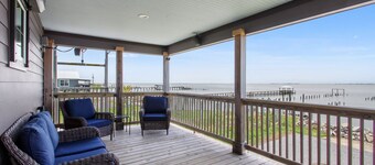 Beautiful Lake House w/ Private Pier & Dock, Kayaks, Fishing + Crabbing Gear