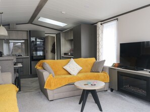 Cottage | Living room - Red Kite Lodge (Crieff)