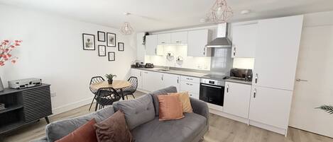 Comfort Apartment, Private Bathroom, Courtyard View | Shared kitchen