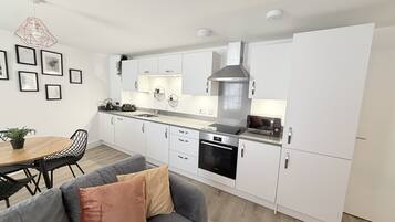 Comfort Apartment, Private Bathroom, Courtyard View | Shared kitchen