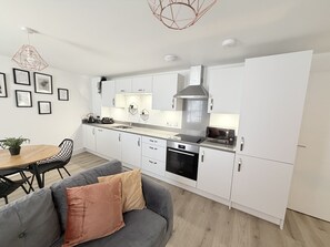 Comfort Apartment, Private Bathroom, Courtyard View | Shared kitchen