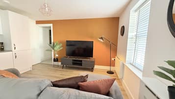 Comfort Apartment, Private Bathroom, Courtyard View | Lounge