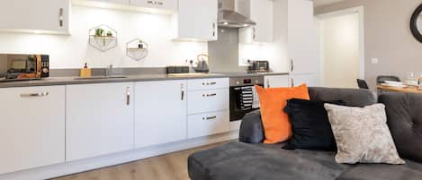 Comfort Apartment, Private Bathroom, Courtyard View | Shared kitchen