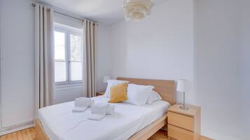 2 Schlafzimmer, Schreibtisch, Bügeleisen/Bügelbrett, kostenloses WLAN