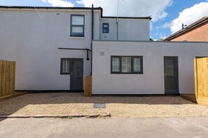 Exterior - The Hideout (Southampton)