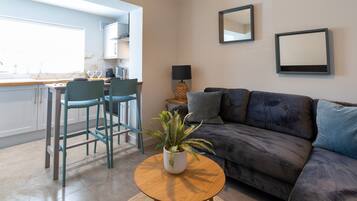 Apartment, Accessible, Private Bathroom | Lounge