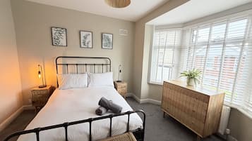 Apartamento design, banheiro privativo, vista para a cidade | 1 quarto