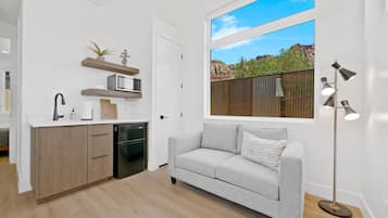 Bungalow Deluxe, 1 trÚs grand lit et 1 canapé-lit, vue montagne | Coin séjour