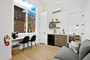 Villa, 1 King-Bett und Schlafsofa, Bergblick | Wohnbereich