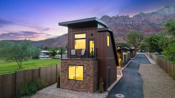 Deluxe Bungalow, 1 King Bed with Sofa bed, Mountain View | Living area | 55-inch Smart TV with digital channels, TV