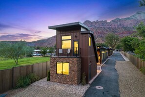 Deluxe Bungalow, 1 King Bed with Sofa bed, Mountain View | Living area | 55-inch Smart TV with digital channels, TV - The Bungalows (Springdale)
