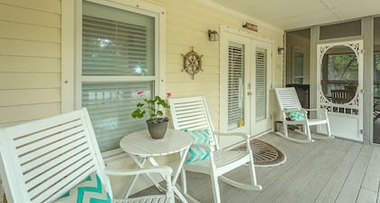 Only 5 min from the St. George or Apalachicola!