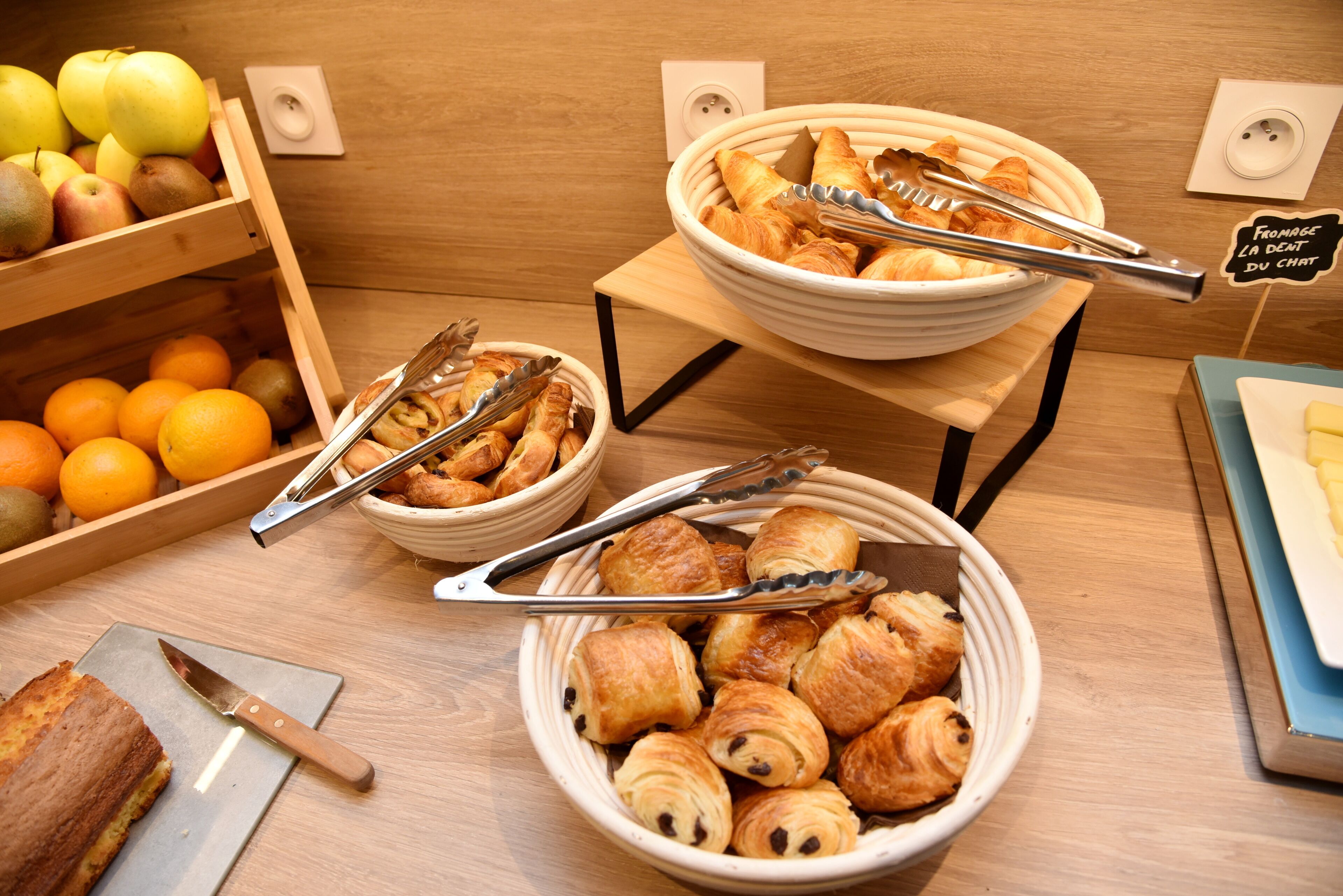Daily buffet breakfast for a fee
