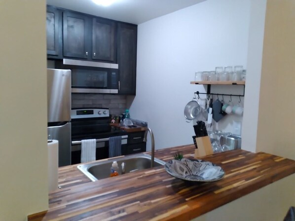 Private kitchen - One Block To The Beach (Ocean Springs)