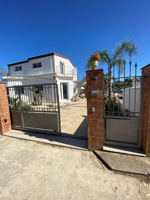 Property grounds - Vacation home Turtles, 7 minutes from the sea (Alcamo)