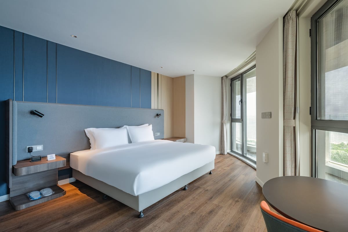 Een minibar, geluiddichte muren, gratis wifi, beddengoed